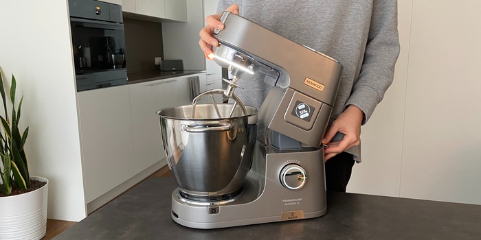 Kenwood chef xl titanium kitchen machine on sale